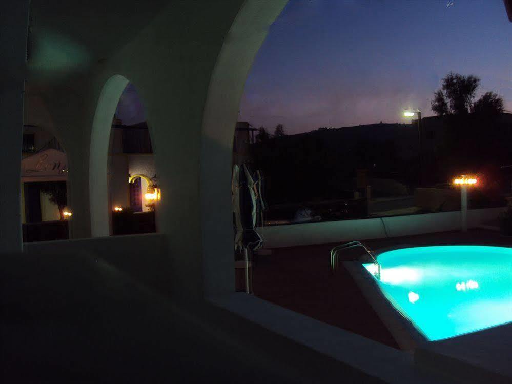 ホテル Privee Santorini ペリッサ エクステリア 写真